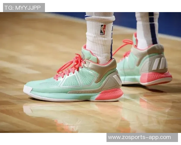 迪班萨NCAA首秀球鞋成球星卡珍藏版引发热议